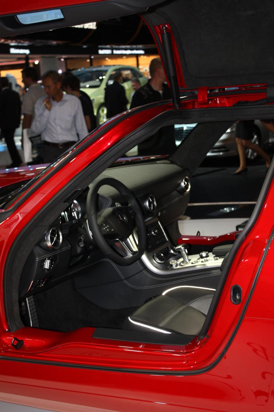  Mercedes-Benz SLS AMG 2010 года  (фото 89 из 526)